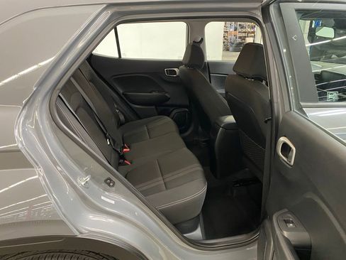 Used 2020 Hyundai Venue SEL FWD image 12