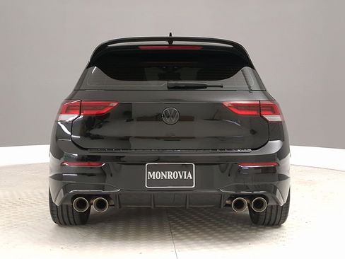 Used 2025 Volkswagen Golf R Black Edition image 8