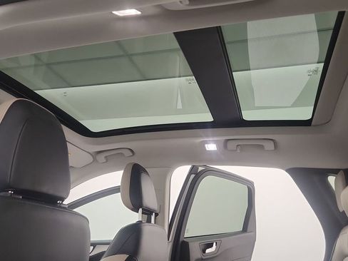 Certified 2022 Ford Escape Titanium w/ Class II Trailer Tow Package image 18