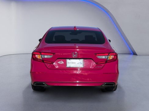 Used 2018 Honda Accord Sport image 4