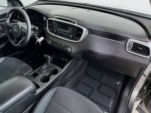 Used 2016 Kia Sorento L image 31