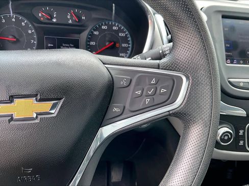 Used 2020 Chevrolet Equinox LS image 24