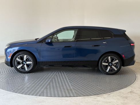 Used 2024 BMW iX xDrive50 w/ Premium Package AWD/4WD image 2