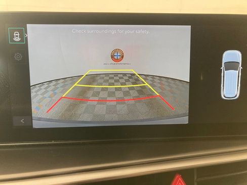 Certified 2024 Kia Sorento S image 4