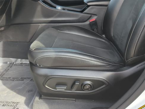 Used 2023 Jeep Grand Cherokee Altitude AWD/4WD image 14