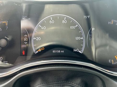 Used 2020 Jeep Grand Cherokee Laredo AWD/4WD image 9