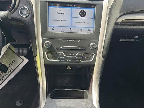 Used 2019 Ford Fusion SEL FWD image 2