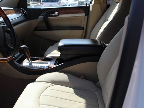 Used 2011 Buick Enclave CXL image 12