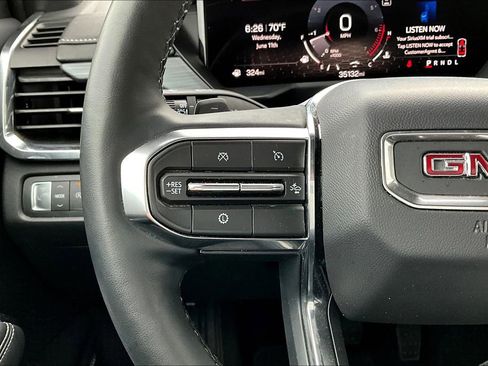 Used 2024 GMC Acadia Elevation image 23