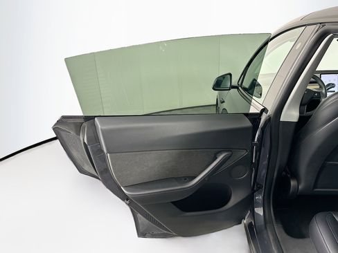 Used 2022 Tesla Model Y Performance image 24