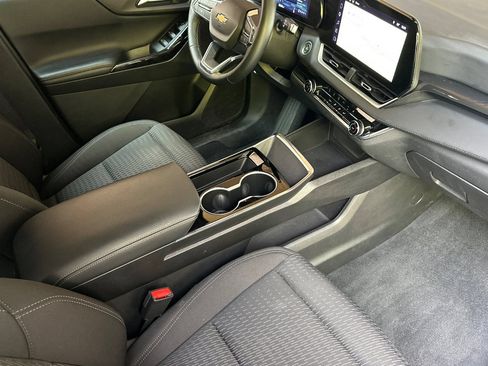 Used 2025 Chevrolet Equinox LT AWD/4WD image 21