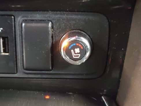 Used 2020 Nissan Armada Platinum w/ Platinum Reserve Package RWD image 25