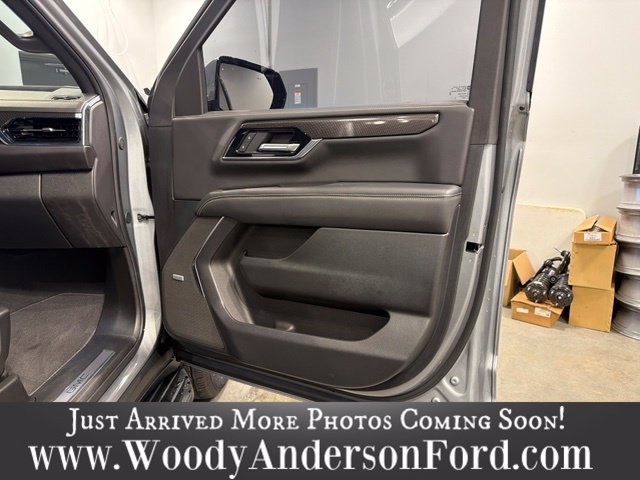 Used 2025 GMC Yukon Elevation w/ LPO, Elevation Black Package AWD/4WD image 29