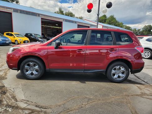 Used 2017 Subaru Forester 2.5i AWD/4WD image 6