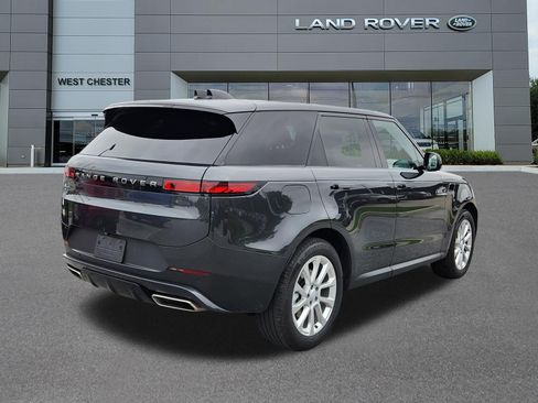 Used 2025 Land Rover Range Rover Sport SE AWD/4WD image 4