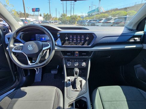 Used 2022 Volkswagen Taos SE image 12