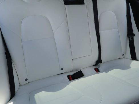 Used 2019 Tesla Model 3 Standard Range RWD image 17