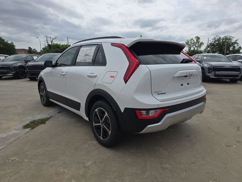 New 2026 Kia Niro EX FWD image 6