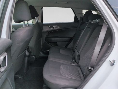 Used 2025 Kia Sportage LX FWD image 30