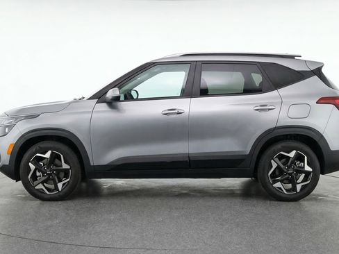 Used 2025 Kia Seltos S image 5