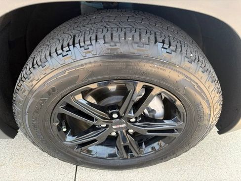Used 2024 GMC Terrain AT4 AWD/4WD image 20