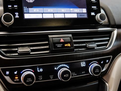Used 2018 Honda Accord Touring image 36