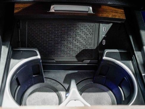 Used 2025 Mercedes-Benz GLS 450 4MATIC image 23