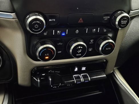 Used 2020 RAM 1500 Laramie AWD/4WD image 18