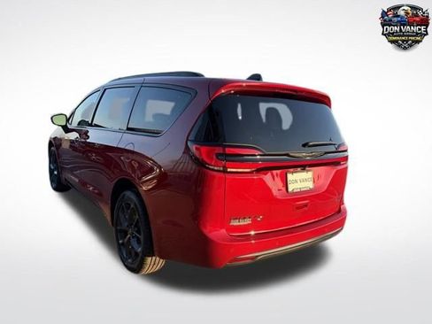 New 2026 Chrysler Pacifica Select w/ S Appearance Package AWD/4WD image 3