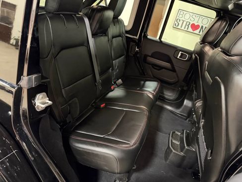 Used 2024 Jeep Wrangler Unlimited Rubicon image 40