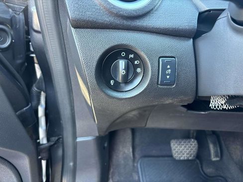 Used 2017 Ford Fiesta Titanium image 16