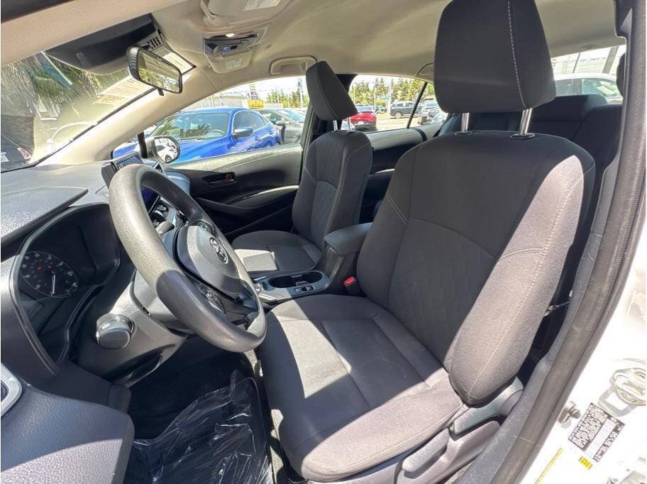 Used 2024 Toyota Corolla LE FWD image 8