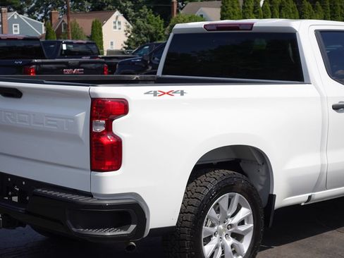Used 2024 Chevrolet Silverado 1500 W/T w/ WT Value Package AWD/4WD image 11