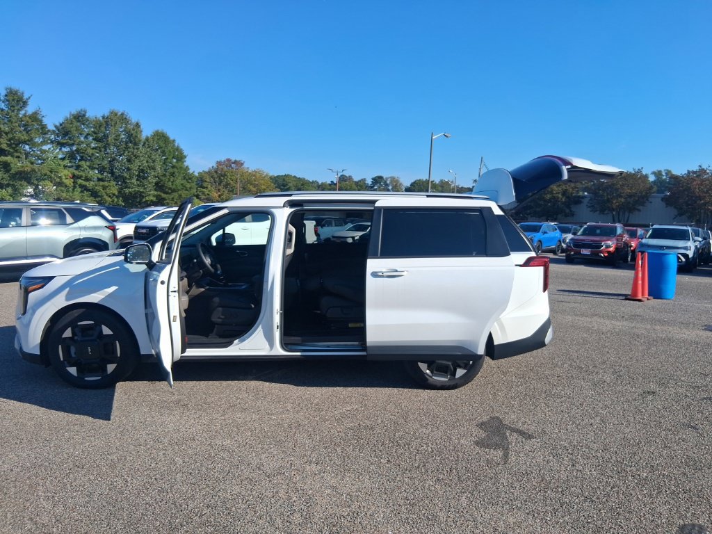 Certified 2026 Kia Carnival EX FWD image 21