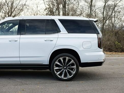 Used 2026 Cadillac Escalade Luxury w/ Touring Package image 5