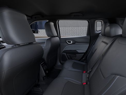 New 2026 Jeep Compass Latitude image 31
