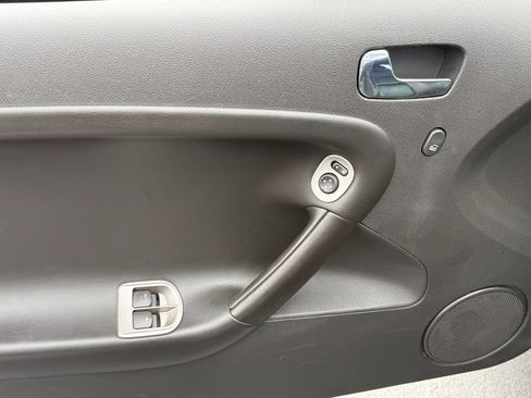 Used 2009 Pontiac Solstice GXP w/ Premium Package RWD image 25
