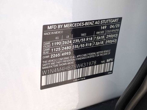 Certified 2025 Mercedes-Benz GLB 250 4MATIC image 36