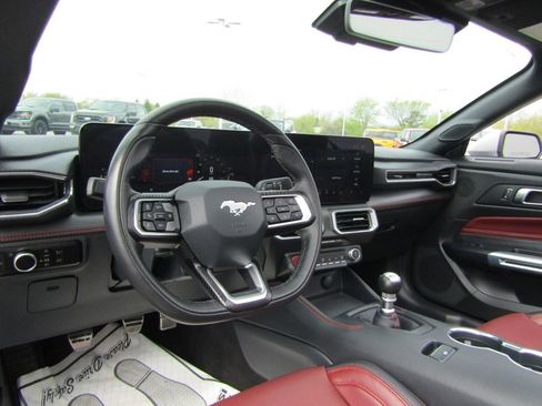 Used 2025 Ford Mustang GT Premium RWD image 21