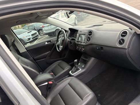Used 2017 Volkswagen Tiguan Wolfsburg Edition image 18