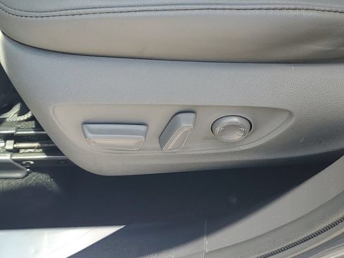 Used 2022 Toyota Highlander Platinum FWD image 16