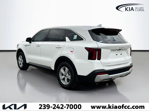 New 2026 Kia Sorento LX FWD image 4