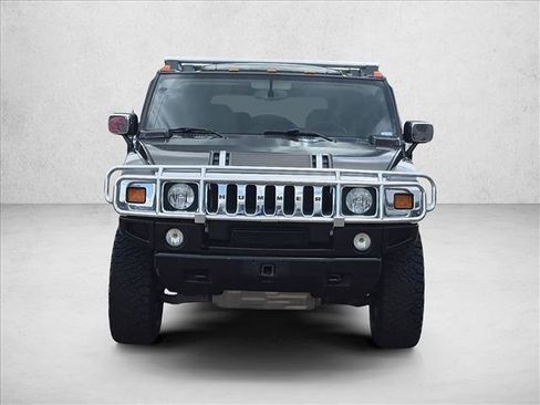 Used 2005 HUMMER H2 w/ Preferred Equipment Group AWD/4WD image 2