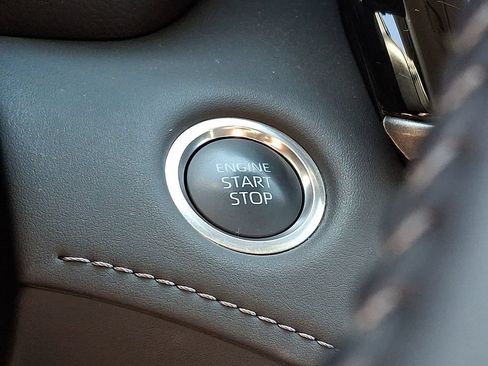 Certified 2025 Toyota Highlander LE FWD image 26