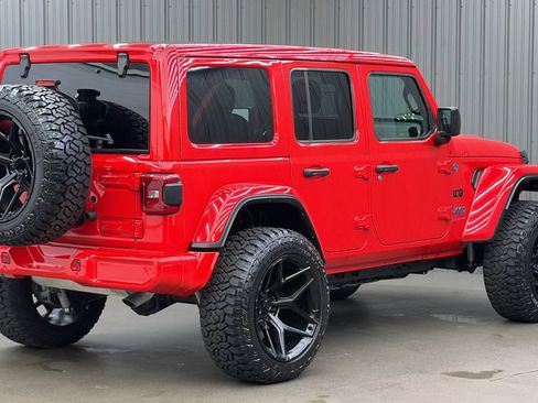Used 2025 Jeep Wrangler Unlimited Sahara w/ Safety Group AWD/4WD image 5