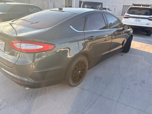 Used 2016 Ford Fusion SE FWD image 32
