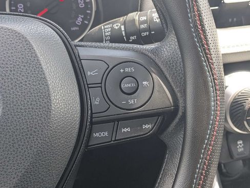 Used 2021 Toyota RAV4 XLE FWD image 20