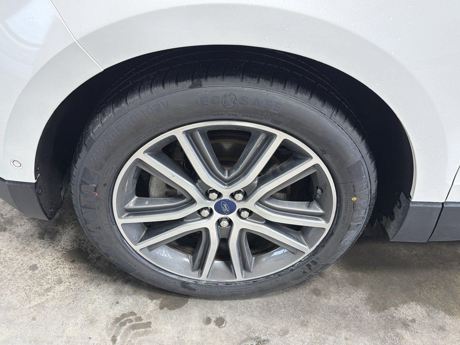 Used 2020 Ford Edge Titanium w/ Equipment Group 301A AWD/4WD image 15