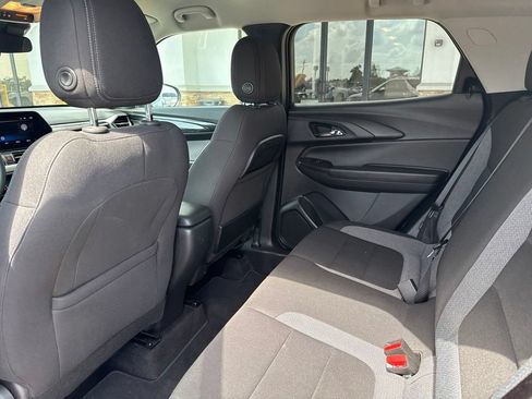 Used 2025 Chevrolet TrailBlazer LT FWD image 11