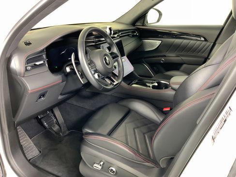 Certified 2023 Maserati Grecale Modena image 15